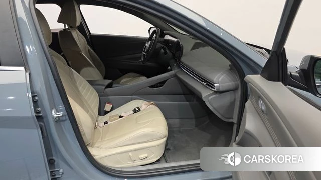 Hyundai Avante Hybrid (CN7) 2022 Серый из Кореи, фото 2