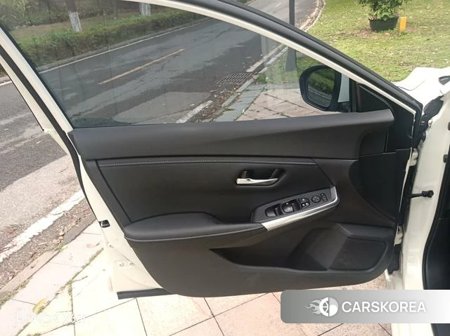 Nissan Xuan Yi 2022 Белый из Китая, фото 2