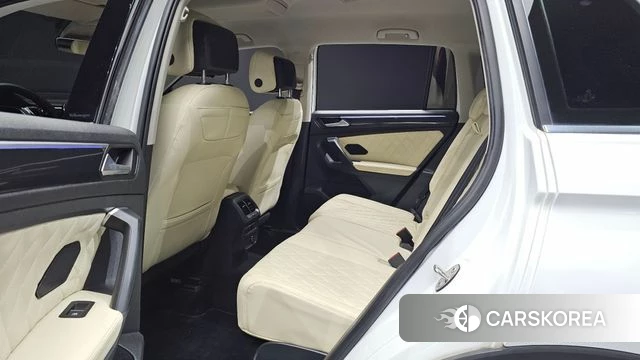 Volkswagen Tiguan second Generation 2022 Белый из Кореи, фото 2