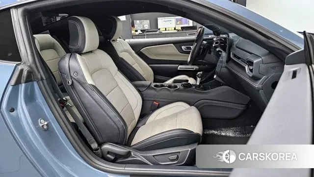 Ford Mustang 7th Generation 2024 Синий из Кореи, фото 2