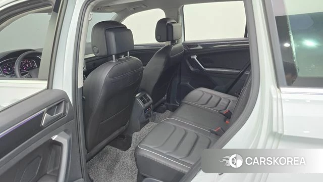 Volkswagen Tiguan second Generation 2021 Белый из Кореи, фото 2