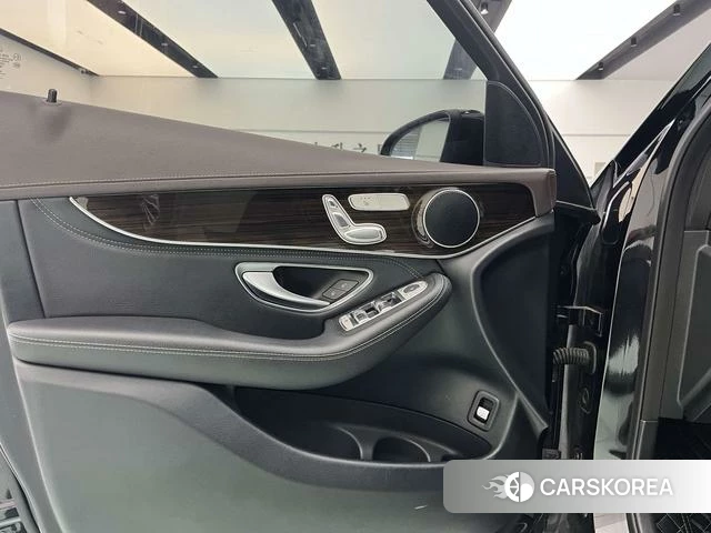 Mercedes-Benz GLC 2018 Черный из Китая, фото 2