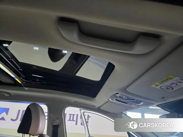 Kia Sportage 5th Generation Hybrid 2023 Белый из Кореи, фото 2