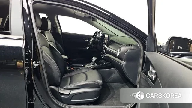 Kia The New K3 2nd generation 2022 Черный из Кореи, фото 2