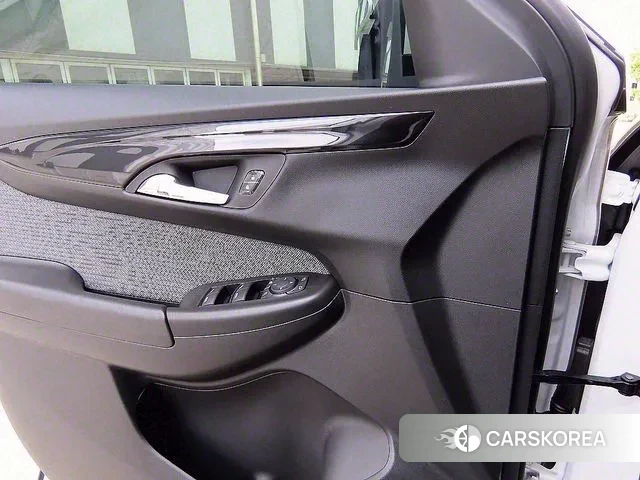 Chevrolet (GM Daewoo) The New Trail Blazer 2024 Белый из Кореи, фото 2