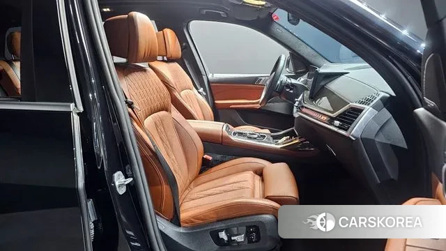 BMW X7 (G07) 2025 Черный из Кореи, фото 2