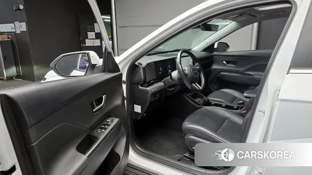 Hyundai Kona (SX2) 2023 Белый из Кореи, фото 2