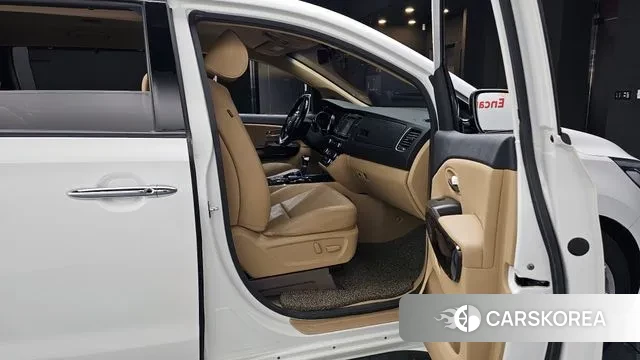 Kia The New Carnival 2018 Белый из Кореи, фото 2