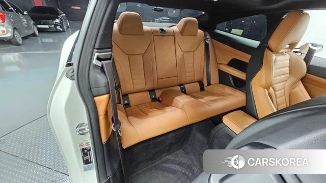 BMW 4 Series (G22) 2022 Белый из Кореи, фото 2