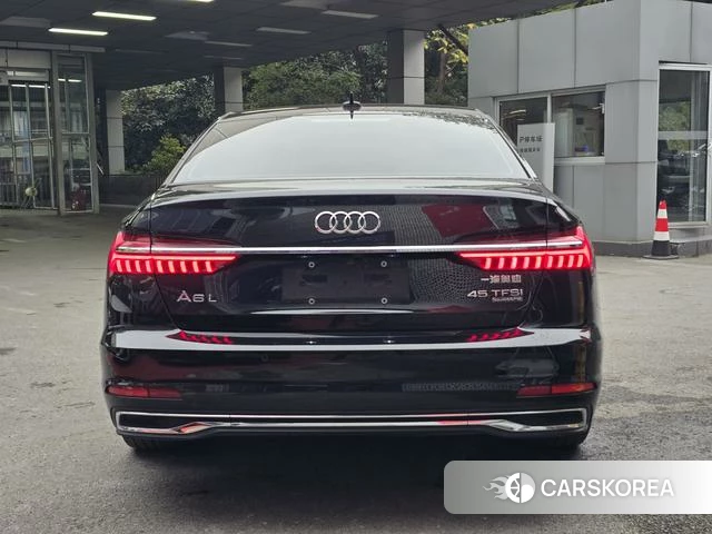 Audi A6L 2023 Черный из Китая, фото 2
