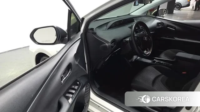 Toyota Prius 4th Generation 2019 Белый из Кореи, фото 2