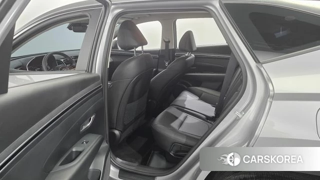 Hyundai Tucson (NX4) 2021 Серебряный из Кореи, фото 2