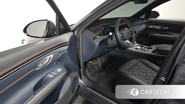 Genesis GV70 2024 Серый из Кореи, фото 2