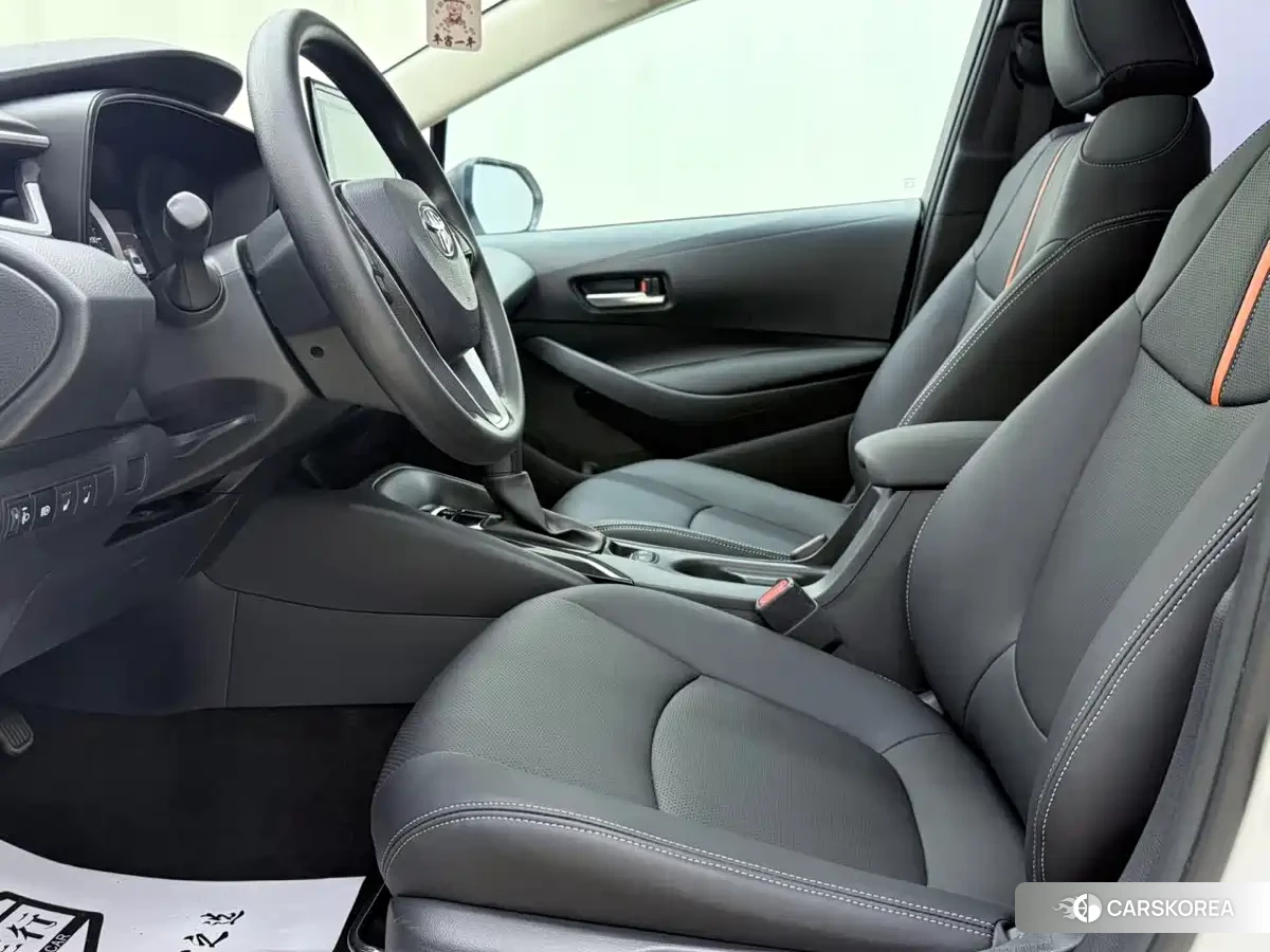 Toyota Corolla 2023 Белый из Китая, фото 2