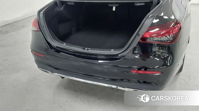 Mercedes-Benz E-Class W213 2022 Черный из Кореи, фото 2
