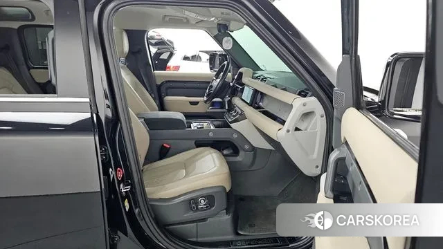 Land Rover Defender (L663) 2021 Черный из Кореи, фото 2