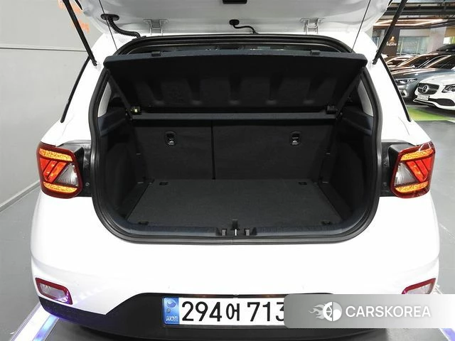Hyundai Venue 2022 Белый из Кореи, фото 2