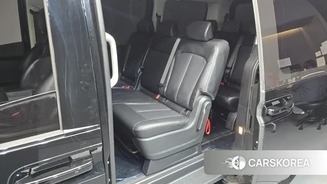 Hyundai Staria 2022 Черный из Кореи, фото 2