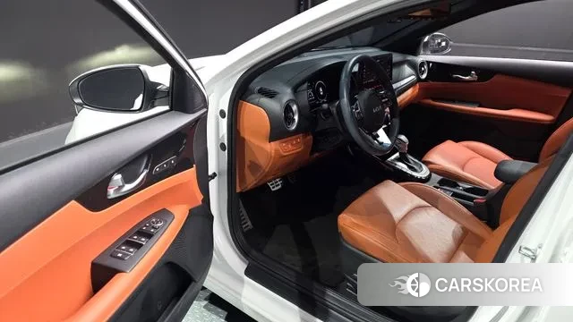 Kia The New K3 2nd generation 2022 Белый из Кореи, фото 2