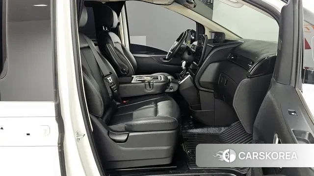 Hyundai Staria 2022 Белый из Кореи, фото 2