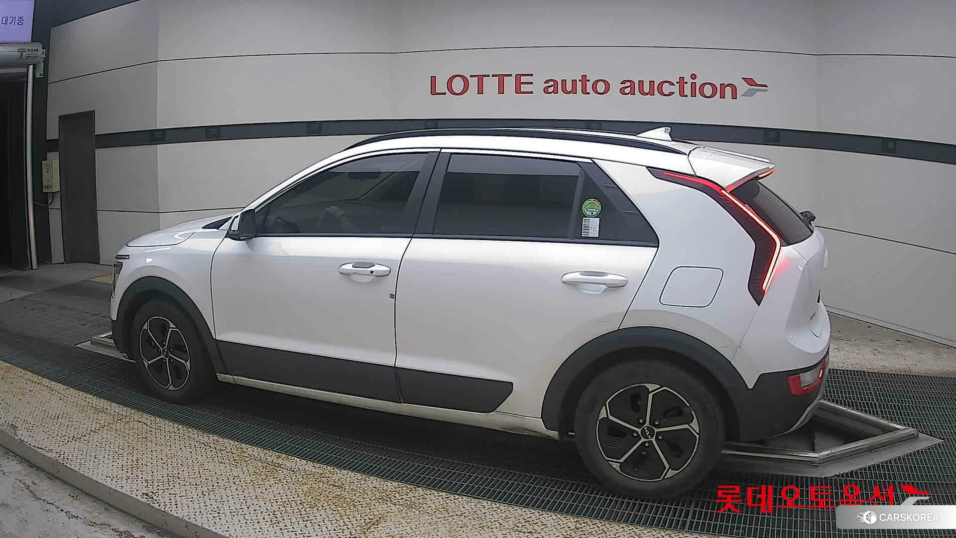 Kia Niro Hybrid 2022 Белый из Кореи, фото 2