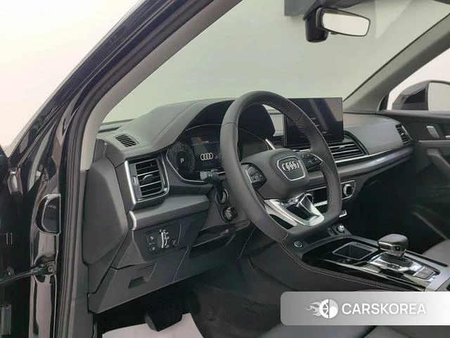 Audi Q5L 2023 Черный из Китая, фото 2