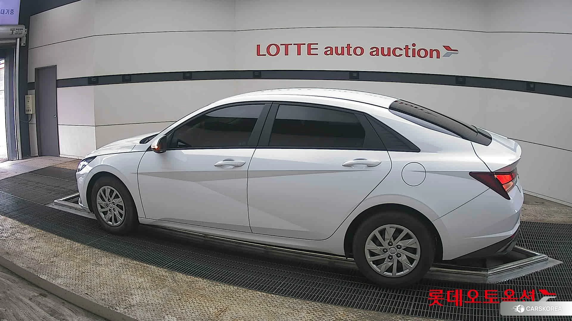 Hyundai Avante 2021 Polar White из Кореи, фото 2