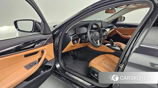 BMW 5 Series (G30) id 2886492 из Кореи 2