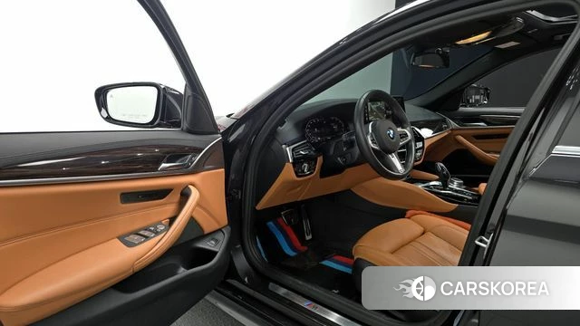 BMW 5 Series (G30) 2021 Серый из Кореи, фото 2