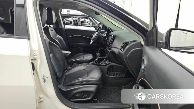 Jeep Compass 2nd Generation 2019 Белый из Кореи, фото 2