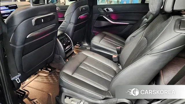 BMW X7 (G07) 2024 Черный из Кореи, фото 2