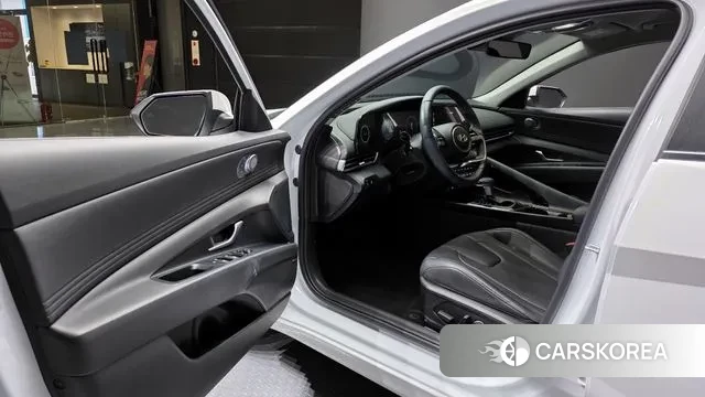 Hyundai The New Avante (CN7) 2023 Белый из Кореи, фото 2