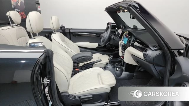 Mini Cooper S Convertible 2023 Черный из Кореи, фото 2