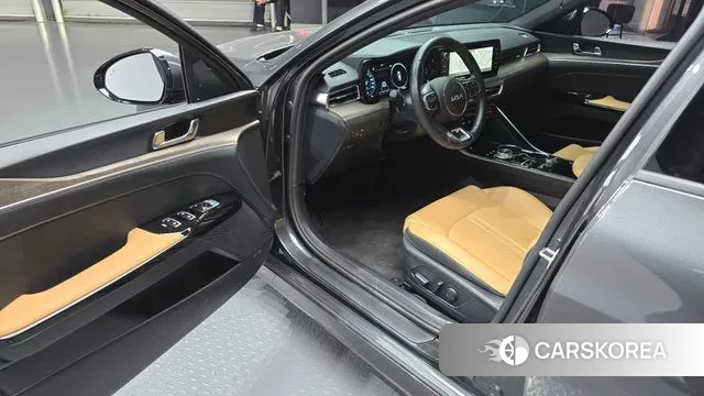 Kia K5 Hybrid 3rd Generation 2023 Серый из Кореи, фото 2