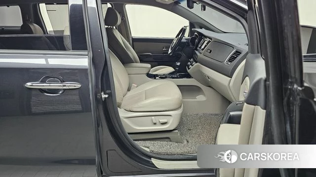 Kia The New Carnival 2019 Серый из Кореи, фото 2