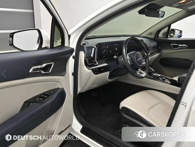 Kia Sportage 5th Generation Hybrid 2022 Белый из Кореи, фото 2
