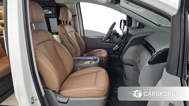 Hyundai Staria 2023 Белый из Кореи, фото 2