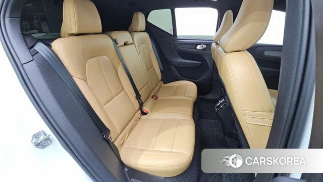 Volvo XC40 2020 Белый из Кореи, фото 2