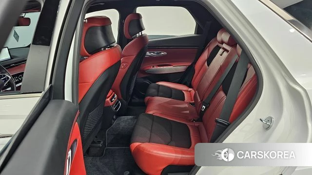 Genesis GV70 2022 Белый из Кореи, фото 2