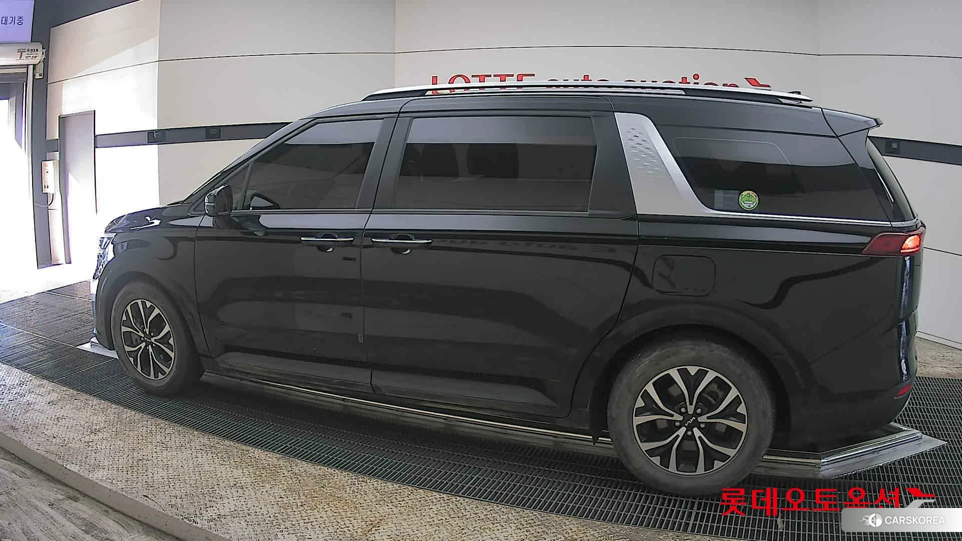 Kia Carnival 2022 Aurora Black Pearl из Кореи, фото 2