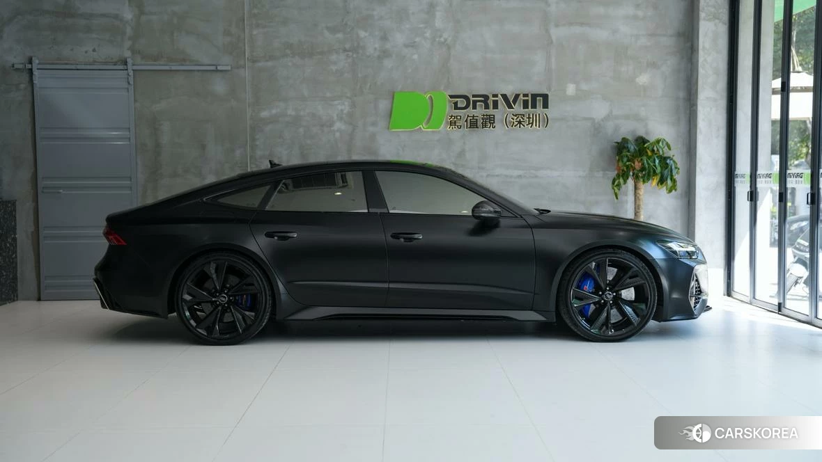 Audi RS 7 2021 Черный из Китая, фото 2