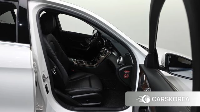 Mercedes-Benz C-Class W205 2020 Белый из Кореи, фото 2