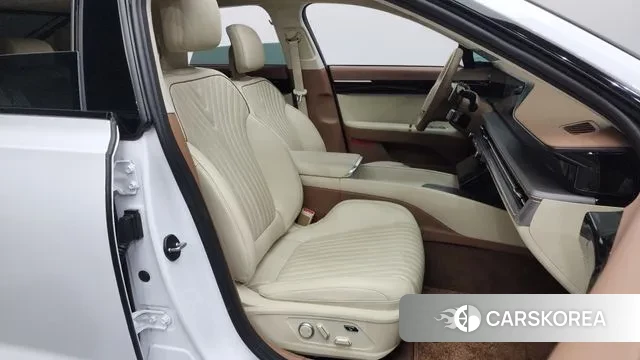 Hyundai Grandeur Hybrid (GN7) 2024 Белый из Кореи, фото 2