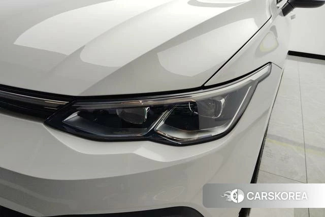 Volkswagen Golf 2023 Белый из Китая, фото 2