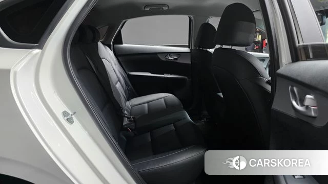 Kia The New K3 2nd generation 2022 Белый из Кореи, фото 2