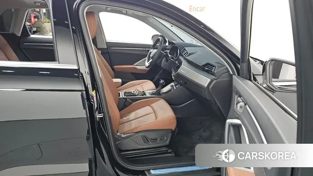 Audi Q3 (F3) 2025 Черный из Кореи, фото 2