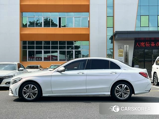 Mercedes-Benz Class C 2021 Белый из Китая, фото 2