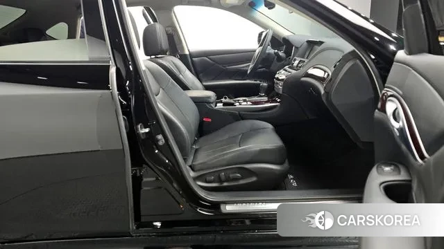 Infiniti Q70 2018 Черный из Кореи, фото 2