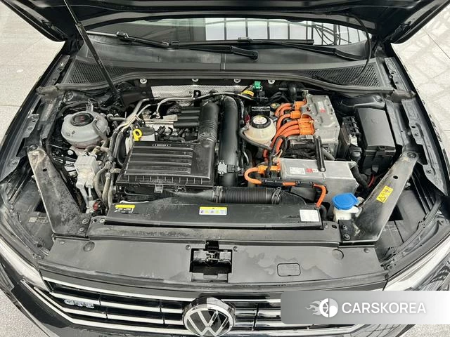 Volkswagen Magotan PHEV 2021 Черный из Китая, фото 2