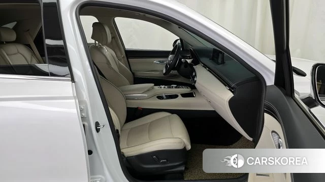 Genesis GV70 2021 Белый из Кореи, фото 2